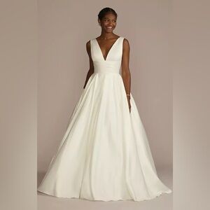 David’s Bridal Satin Cummerbund Ball Gown Wedding Dress
